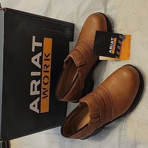 NWT & NIB Ariat steel toe clogs